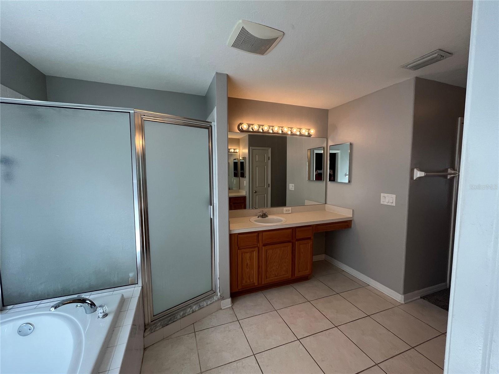 BALLANTRAE VILLAGE 2B - Residential Lease