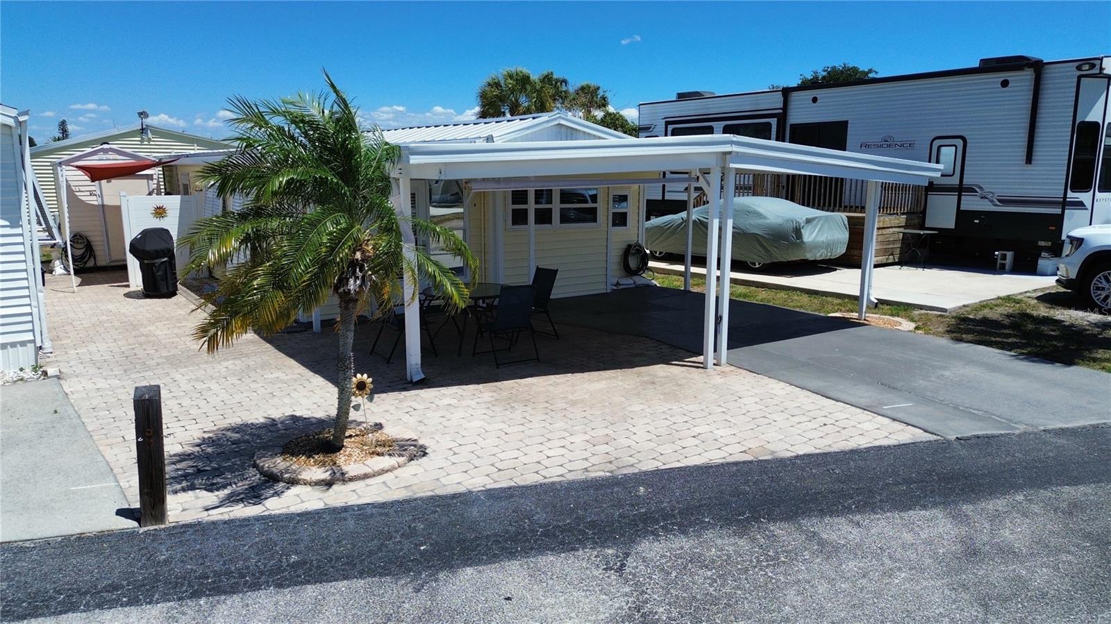 HOLIDAY TRAVEL PARK ENGLEWOOD - Residential