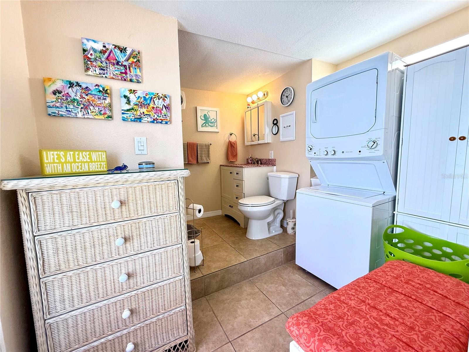 HOLIDAY TRAVEL PARK ENGLEWOOD - Residential