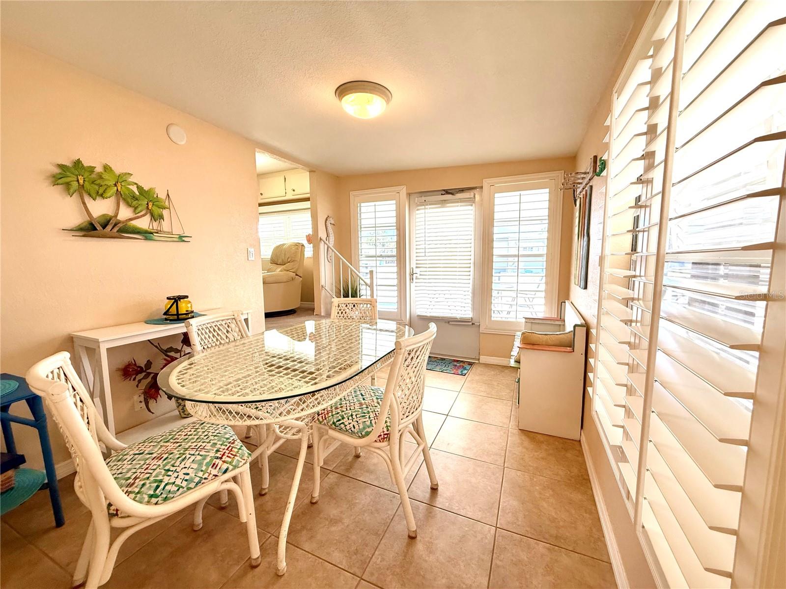 HOLIDAY TRAVEL PARK ENGLEWOOD - Residential