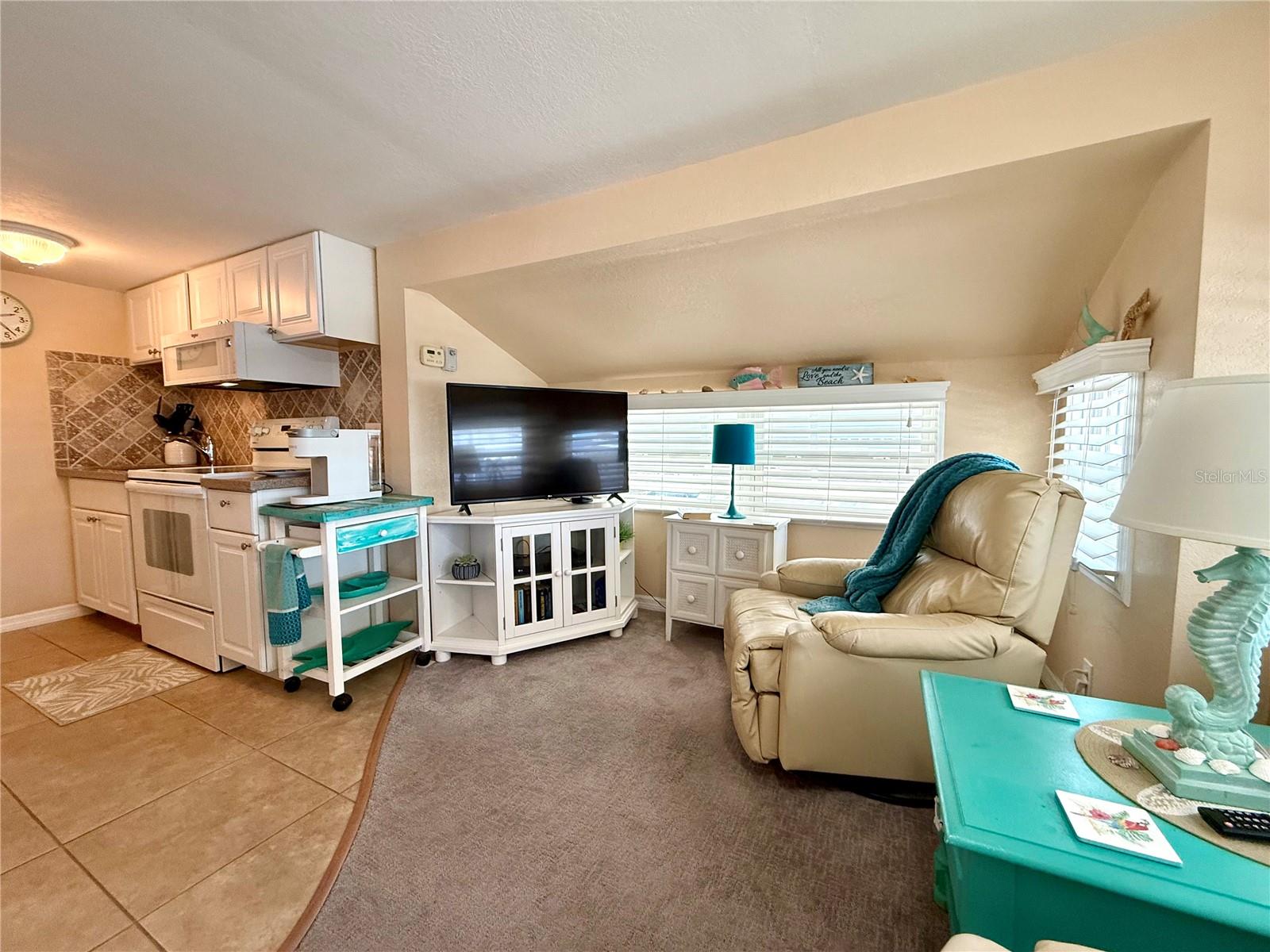 HOLIDAY TRAVEL PARK ENGLEWOOD - Residential