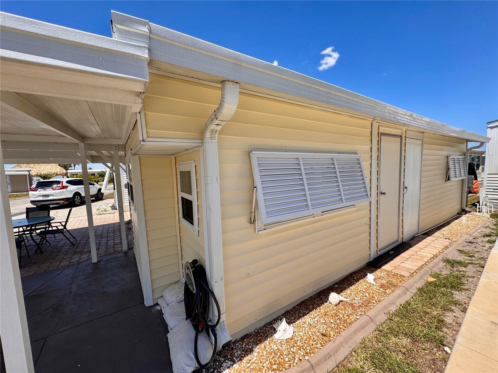 HOLIDAY TRAVEL PARK ENGLEWOOD - Residential