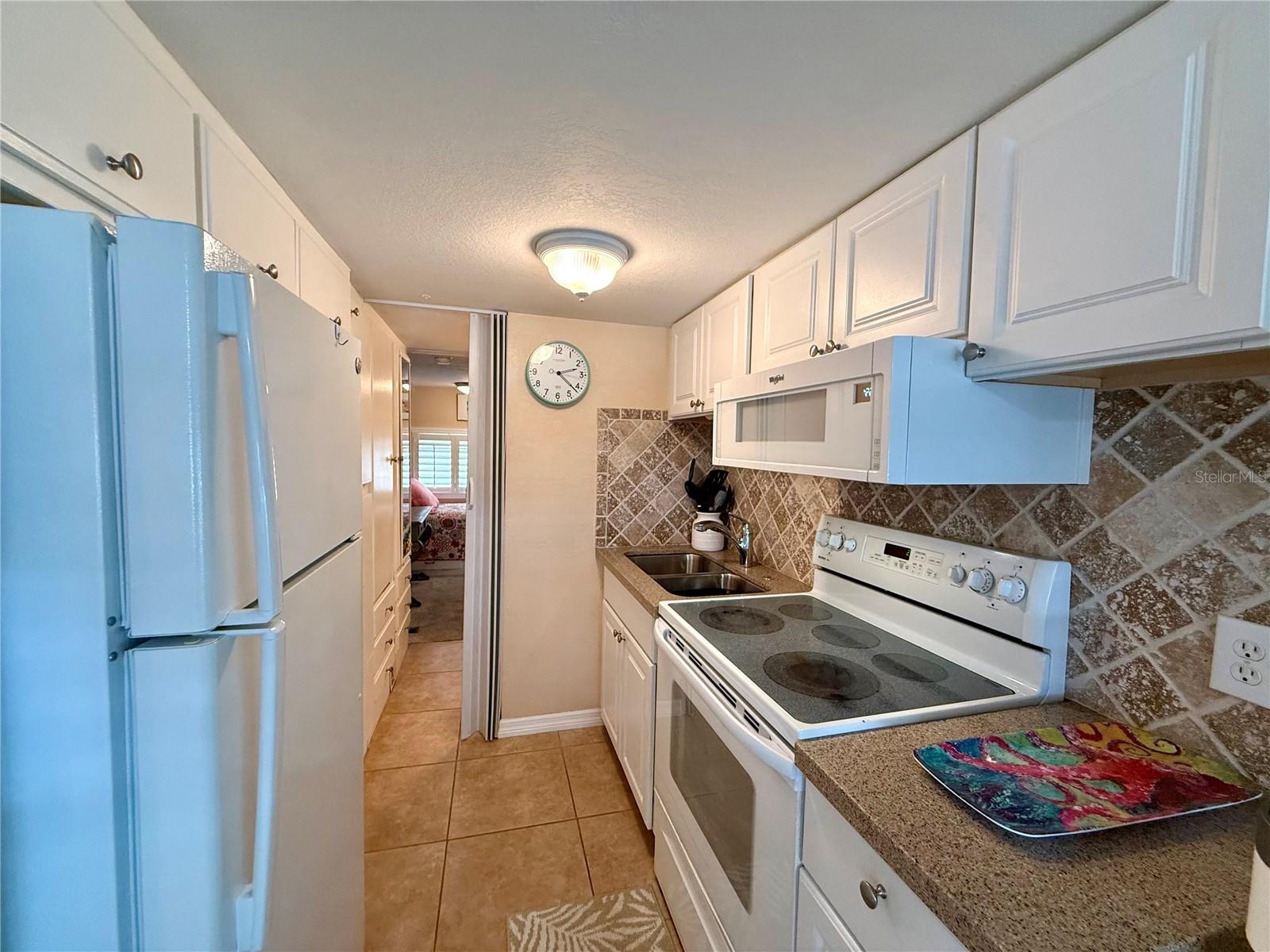 HOLIDAY TRAVEL PARK ENGLEWOOD - Residential