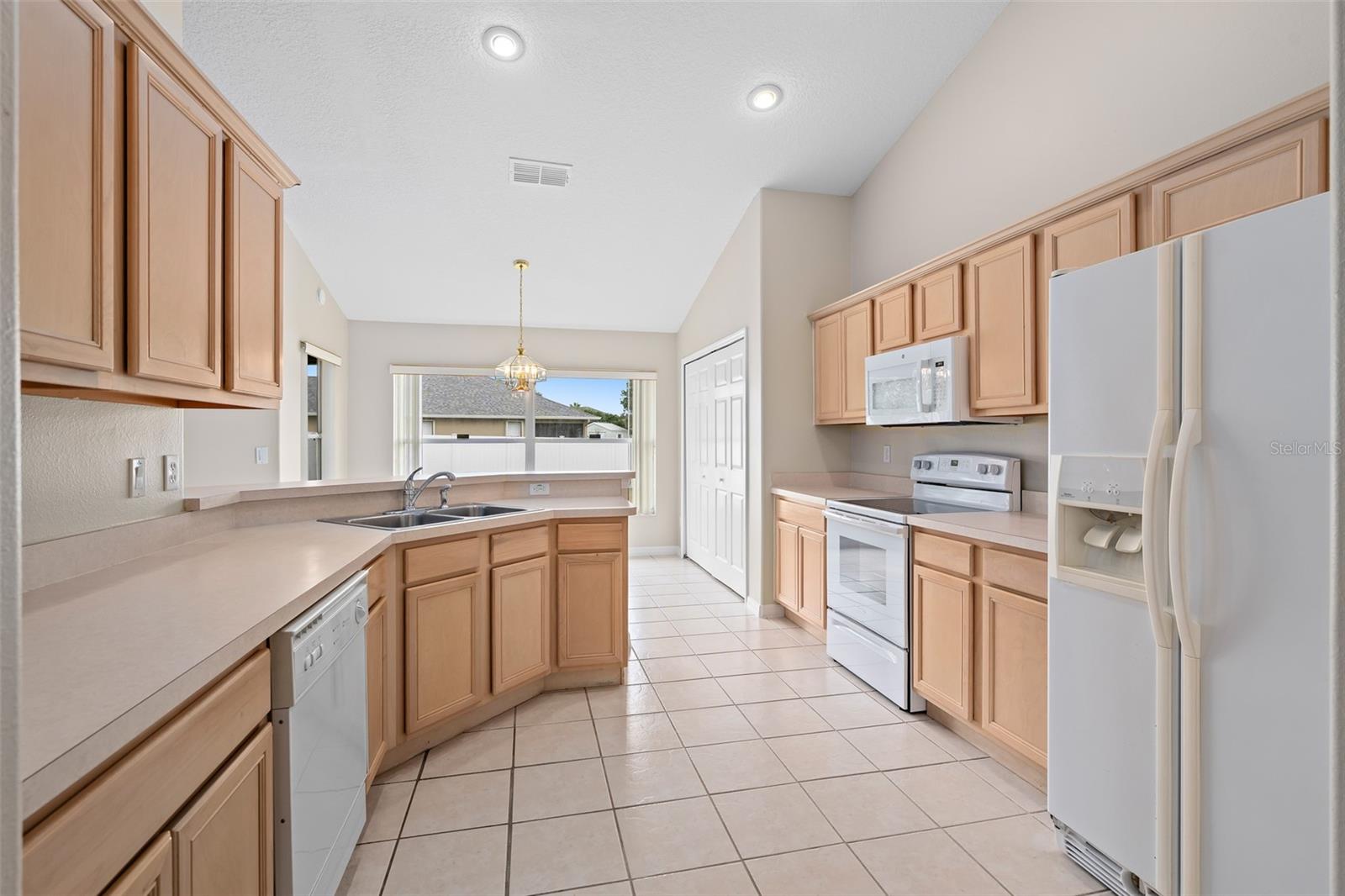 CLERMONT COLLEGE PARK PH 01B LT 78 PB 49 - Residential Lease