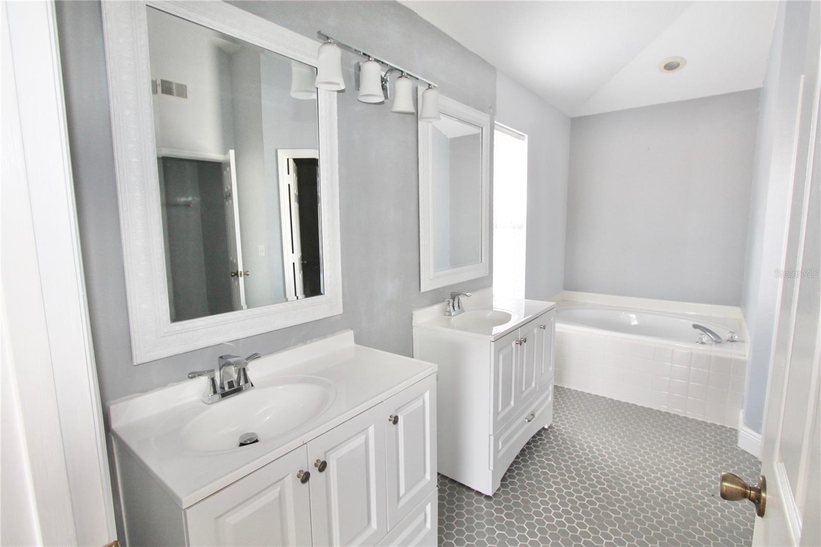 HIGHLANDS OF LAKE MARY - Residential Lease