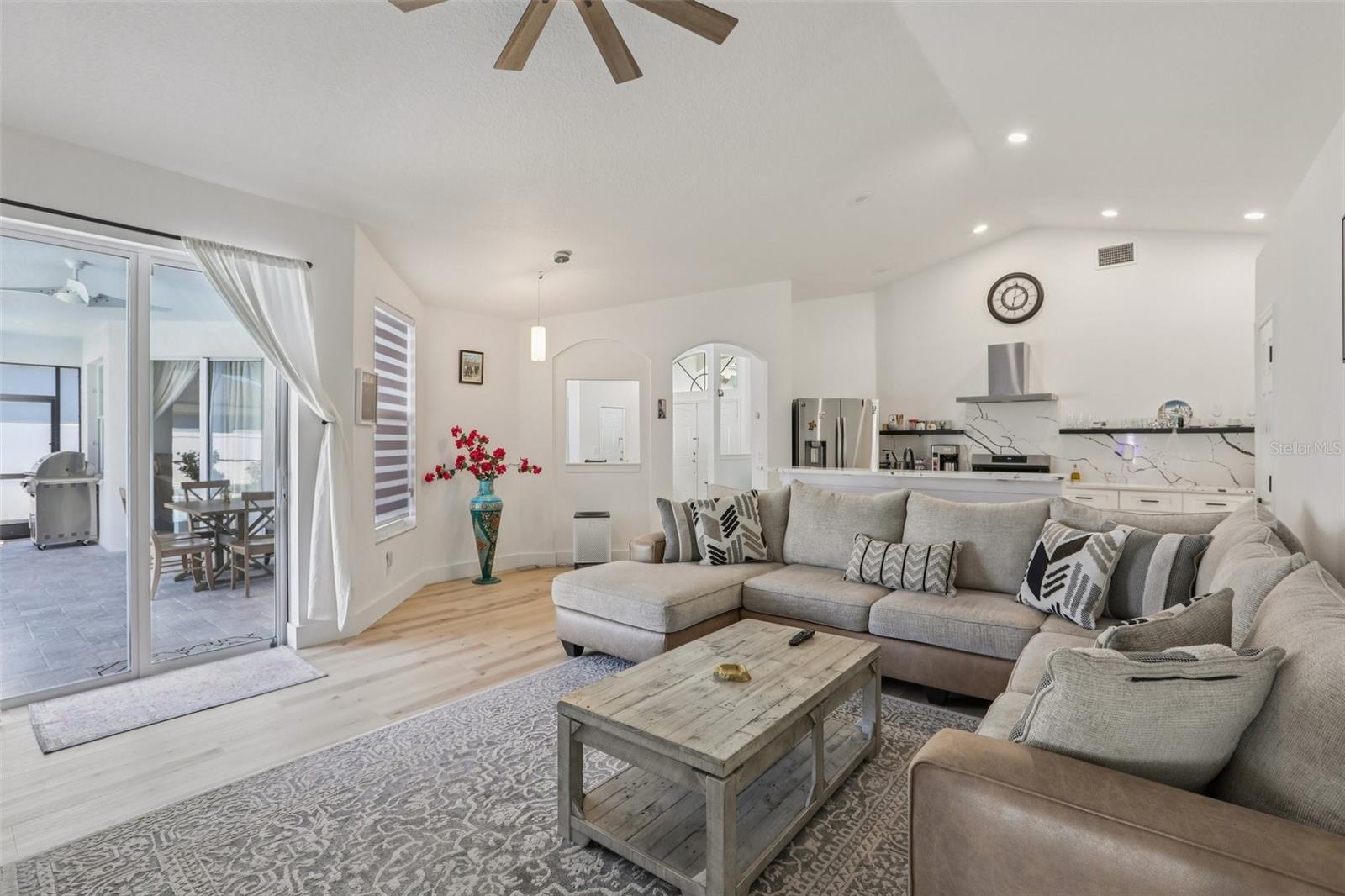 THOUSAND OAKS PH 06-9 - Residential