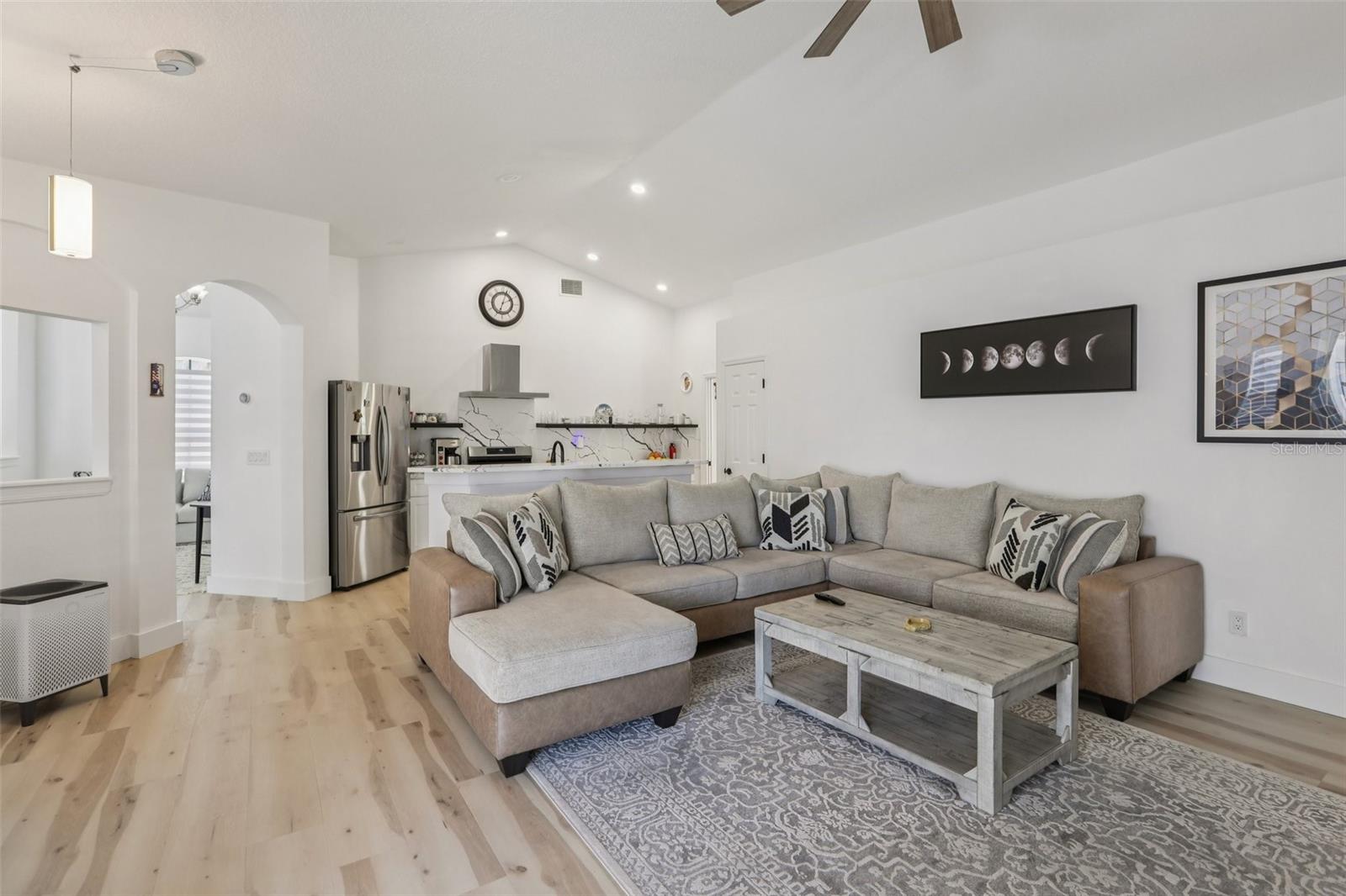 THOUSAND OAKS PH 06-9 - Residential