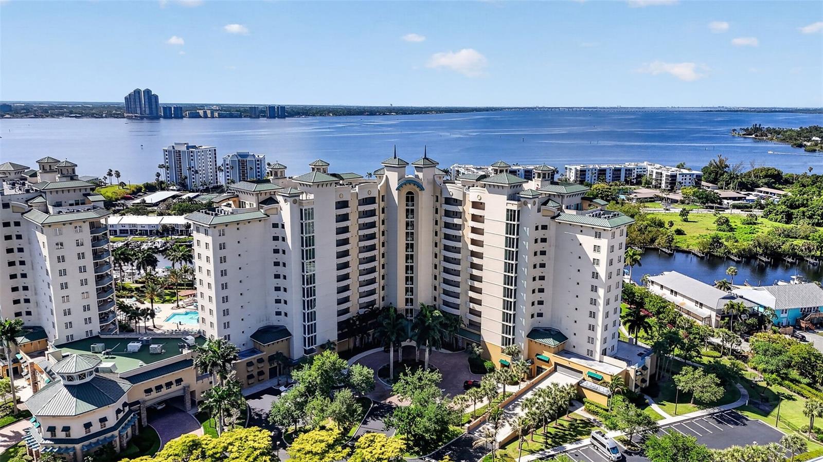 NORTH STAR YACHT CLUB - Residential