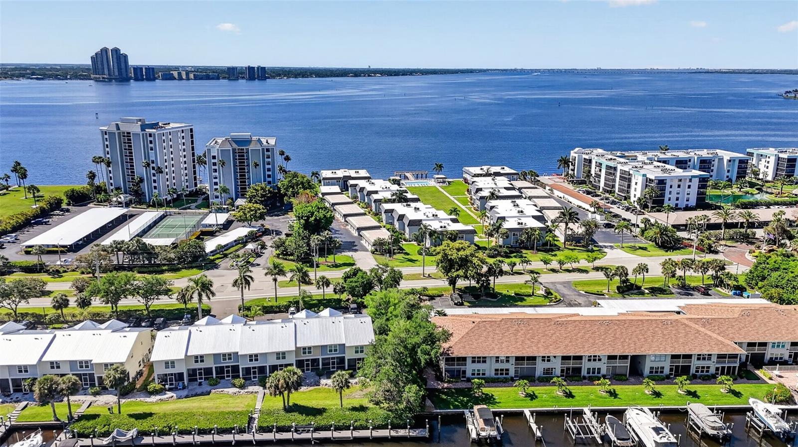 NORTH STAR YACHT CLUB - Residential