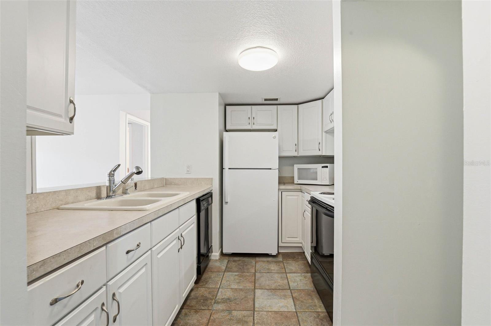 PINE RUSH VILLAS CONDO - Residential