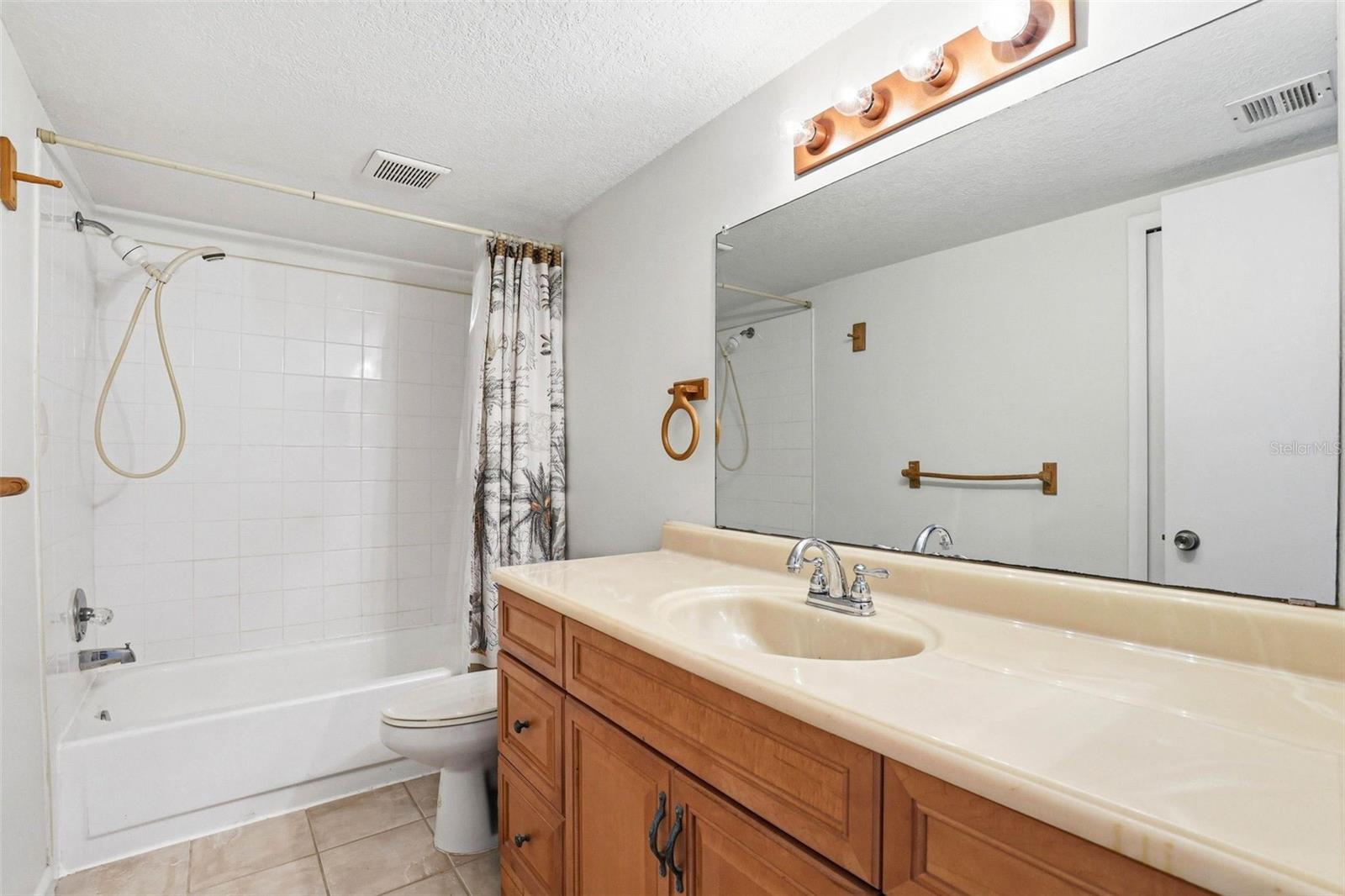 PINE RUSH VILLAS CONDO - Residential