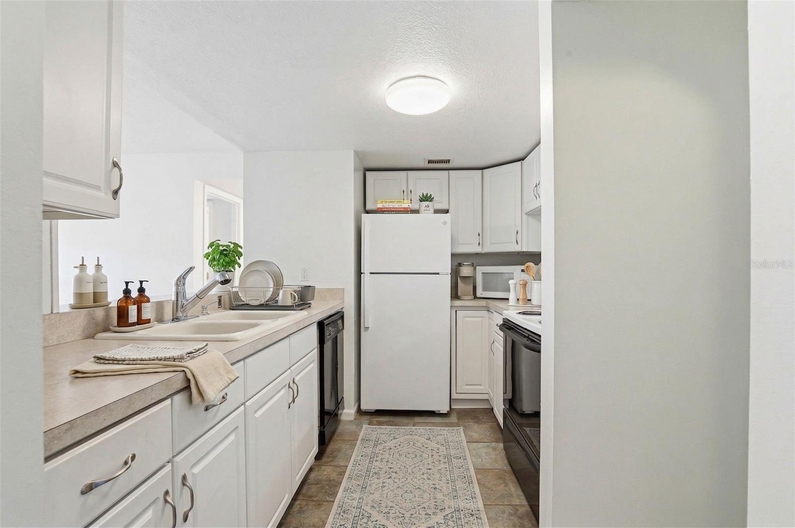 PINE RUSH VILLAS CONDO - Residential