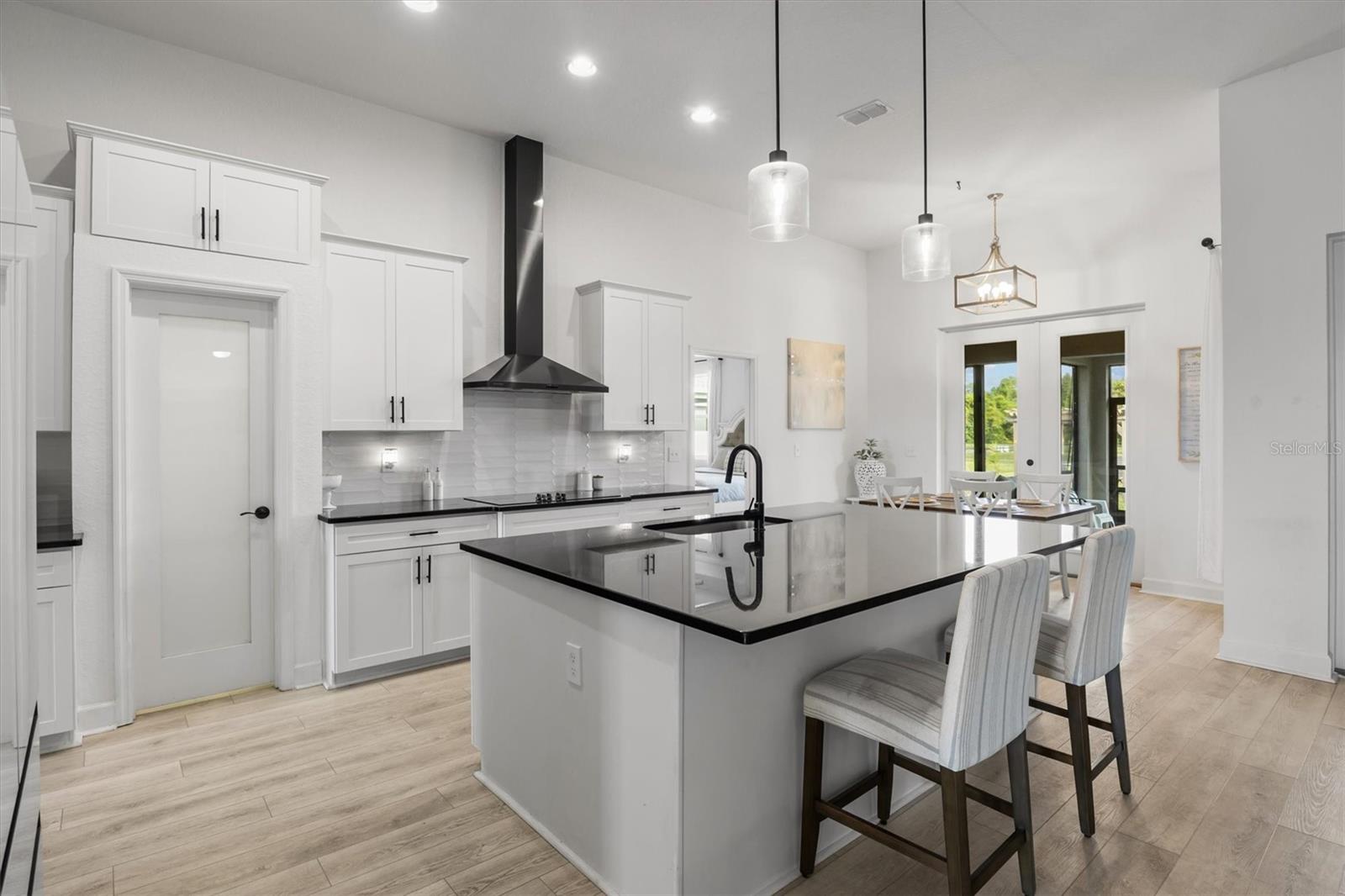 SANCTUARY BY THE LAKE PH 1 - Residential