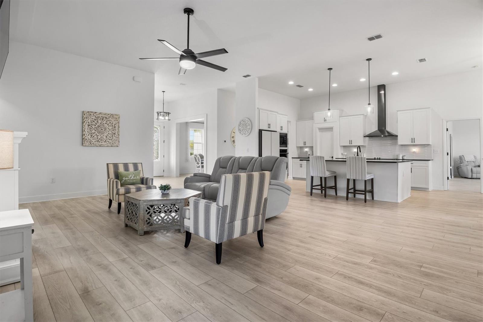 SANCTUARY BY THE LAKE PH 1 - Residential
