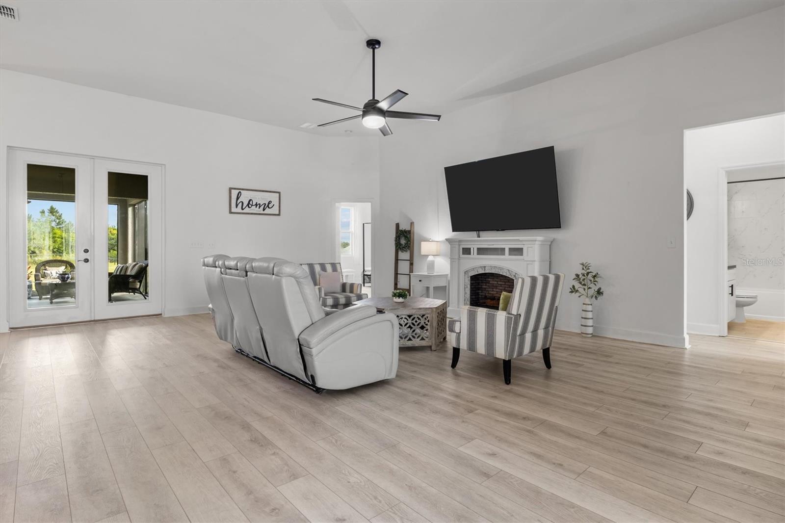 SANCTUARY BY THE LAKE PH 1 - Residential