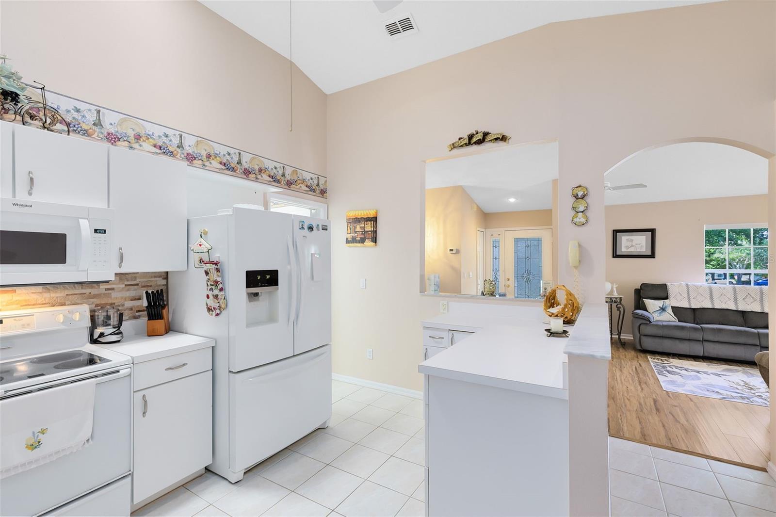 3661 KINGSWOOD COURT