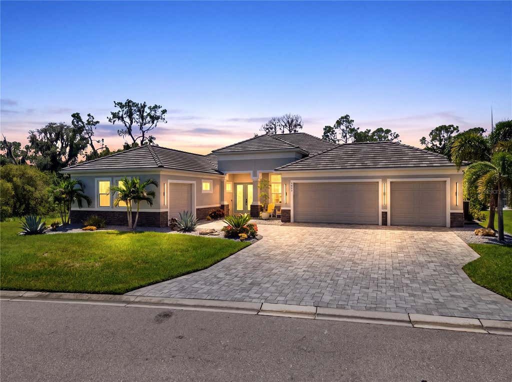 Photo of 3865 158th Avenue Circle E, Parrish, FL 34219 (MLS # A4703400)