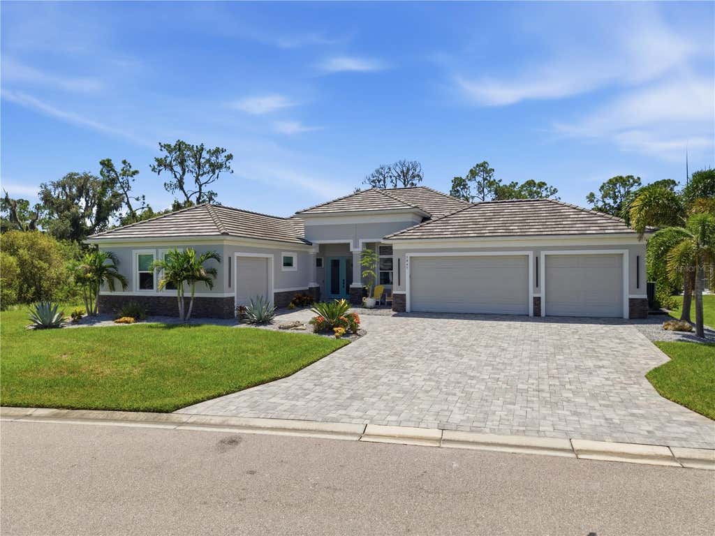 Photo of 3865 158th Avenue Circle E, Parrish, FL 34219 (MLS # A4703400)