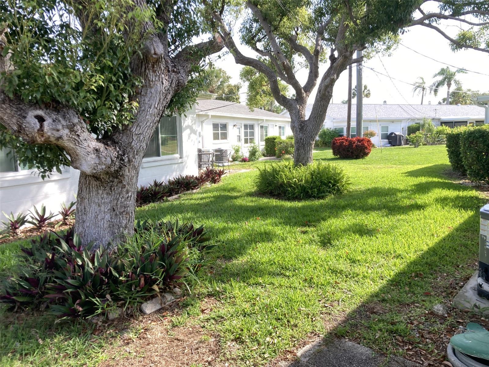 PARKWAY VILLAS - Residential