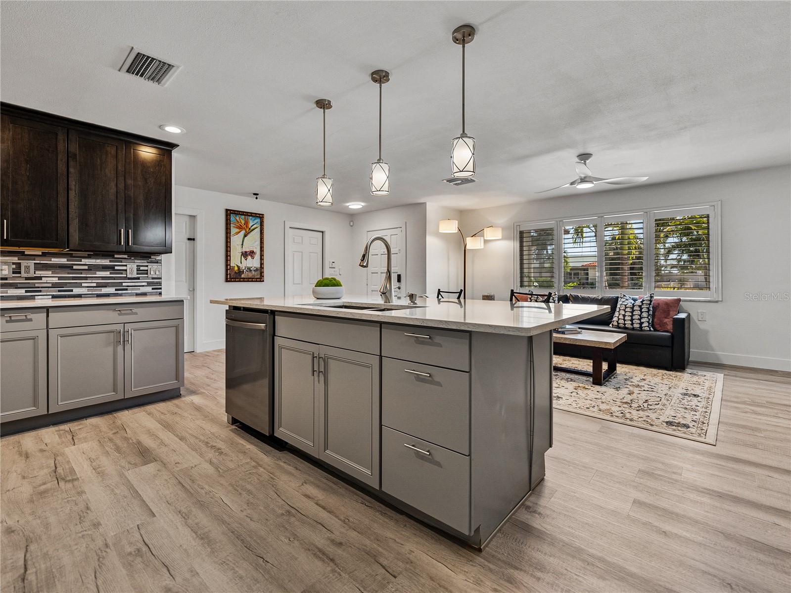 PASADENA ISLE - Residential