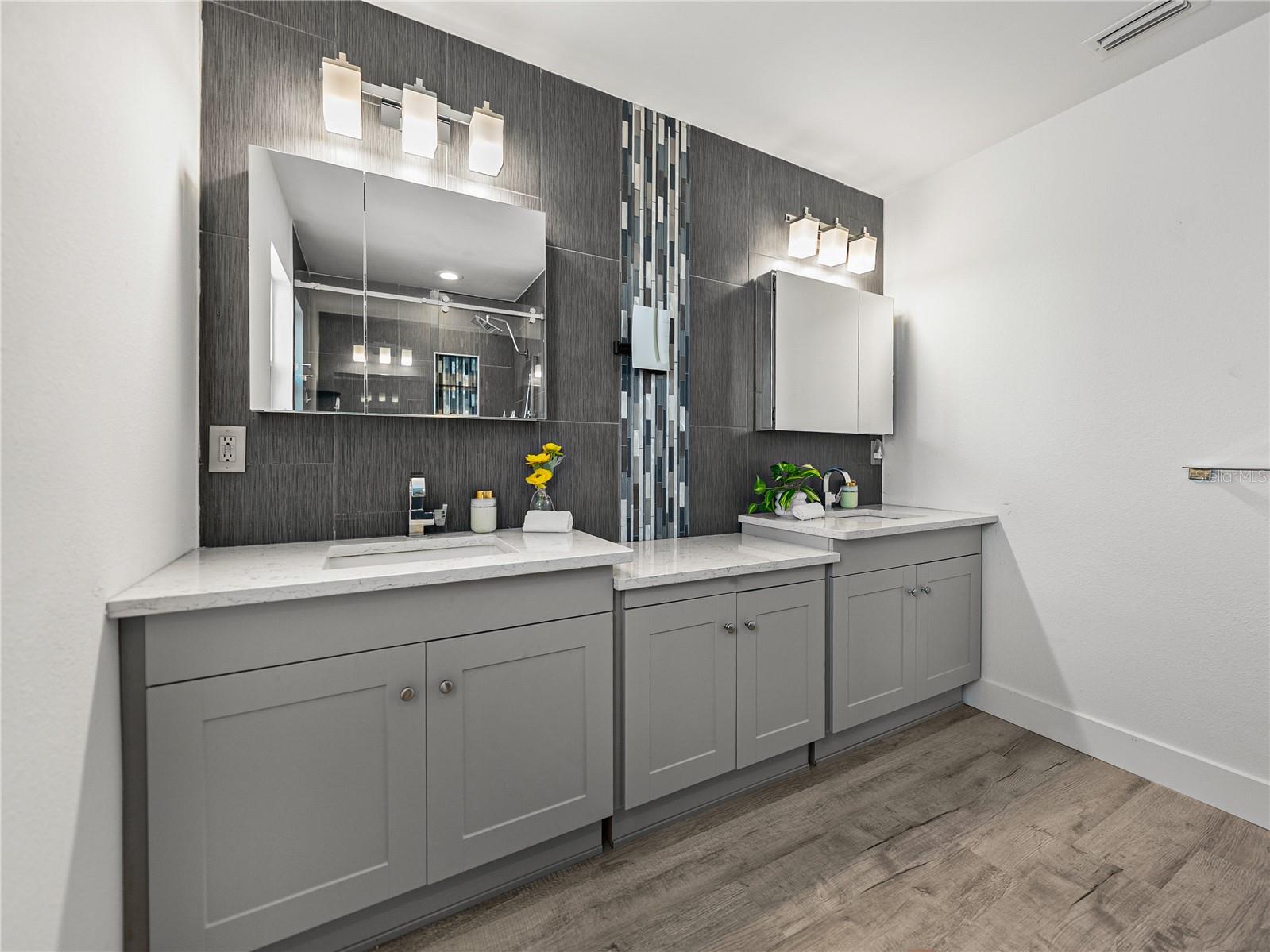 PASADENA ISLE - Residential