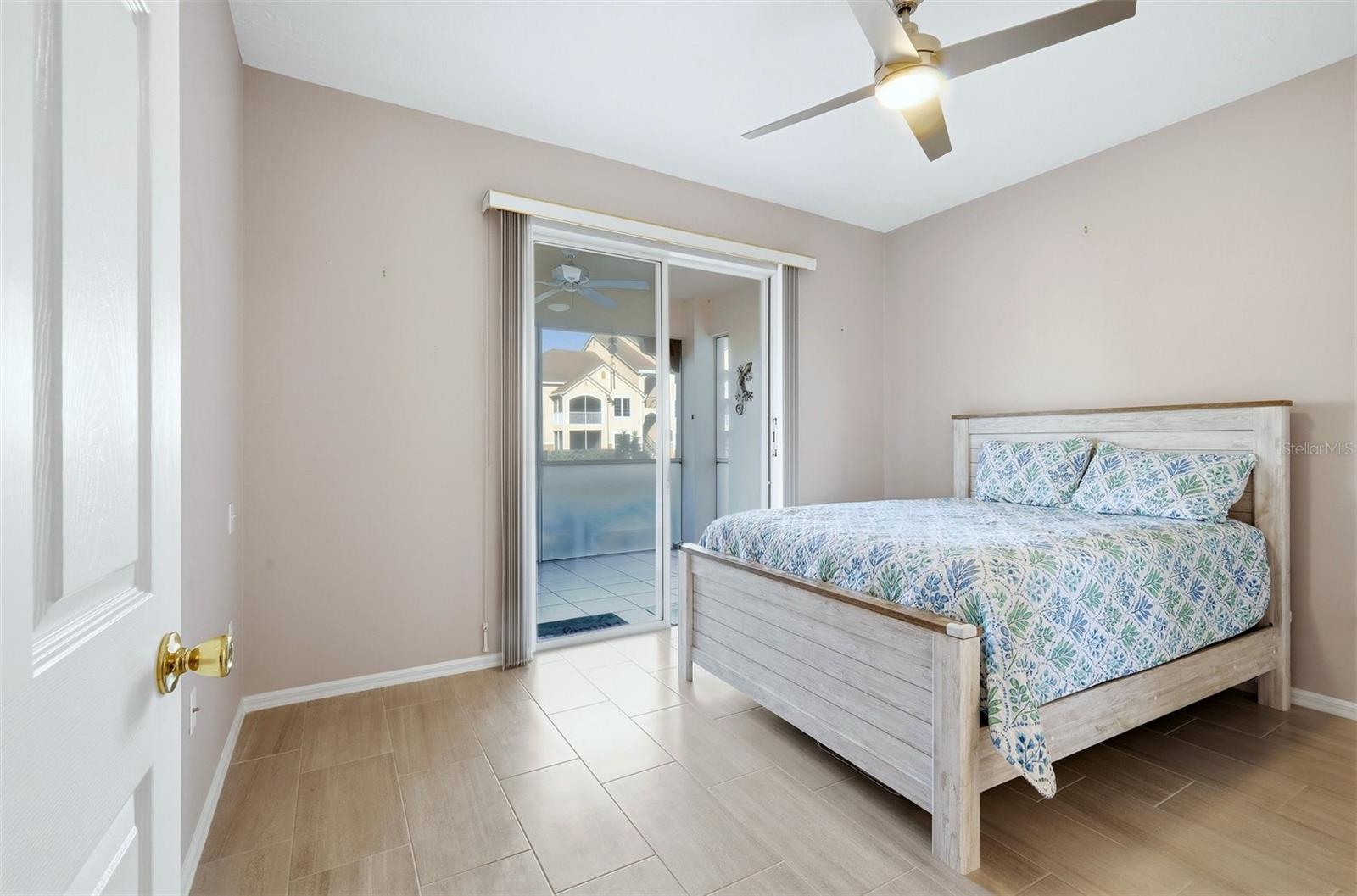 PLAZA DE FLORES - Residential