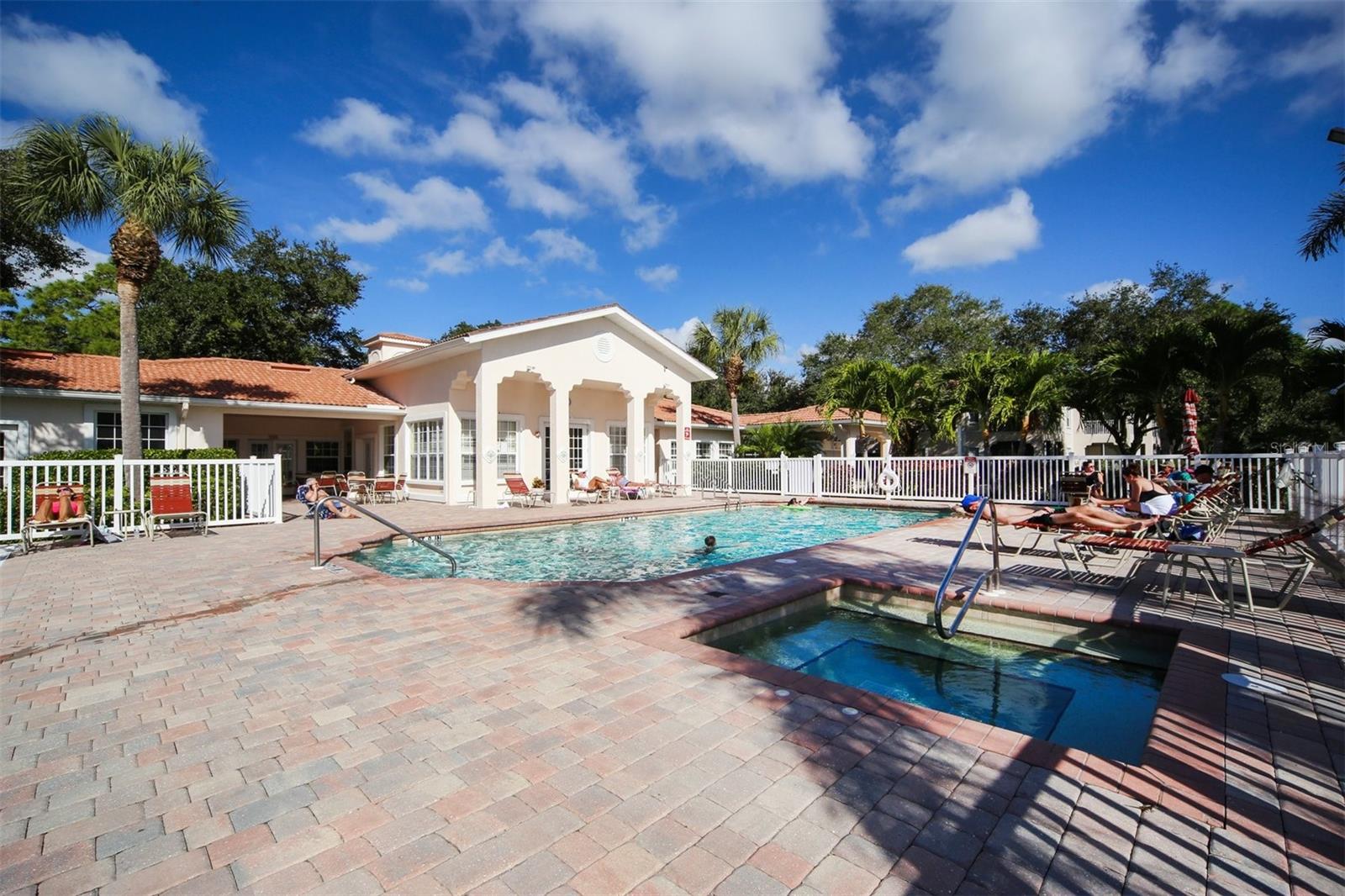 PLAZA DE FLORES - Residential