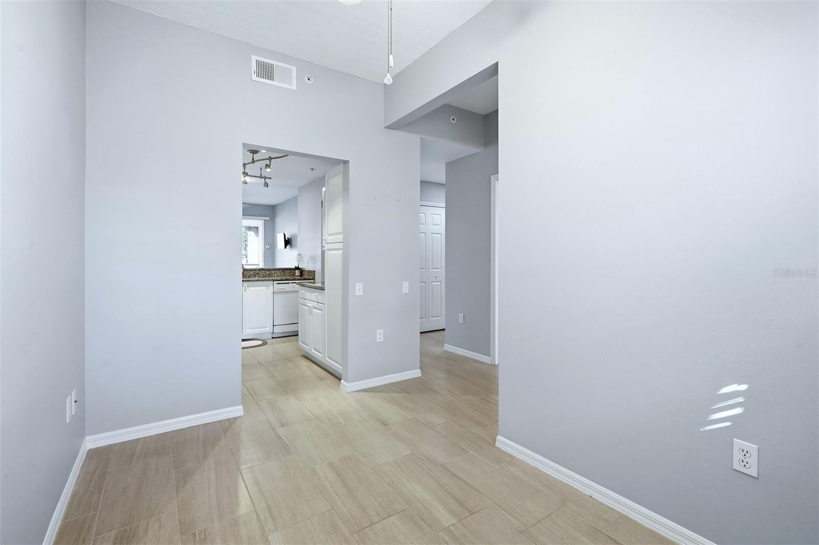 PLAZA DE FLORES - Residential