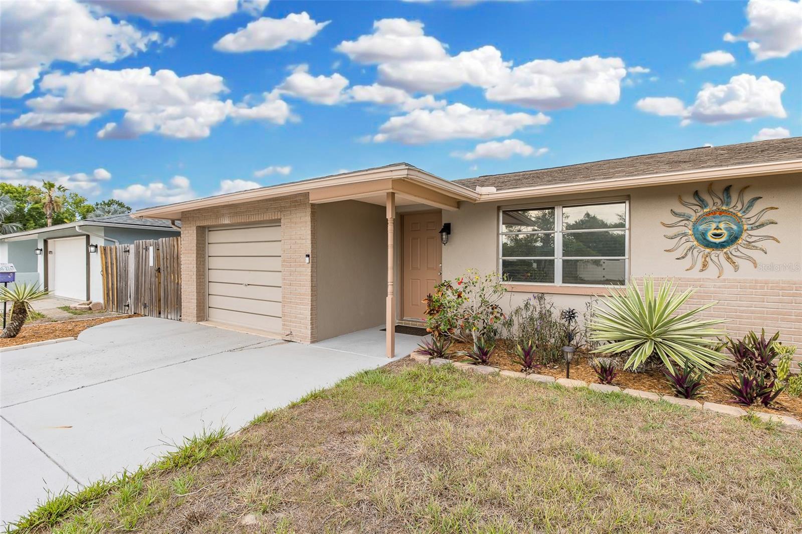 JASMINE LAKES - Residential
