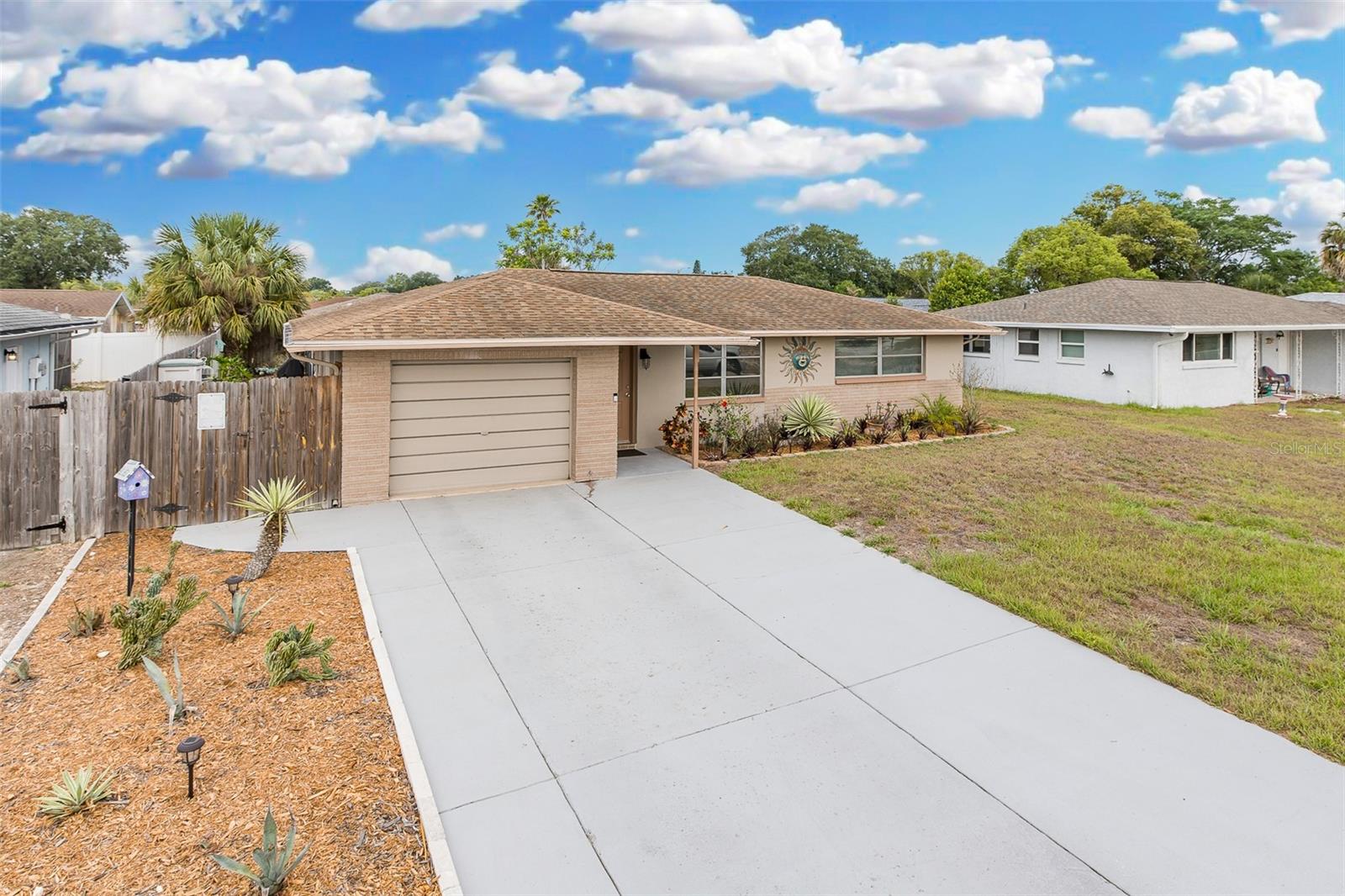 JASMINE LAKES - Residential