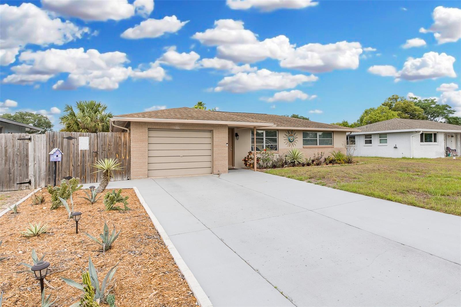 JASMINE LAKES - Residential