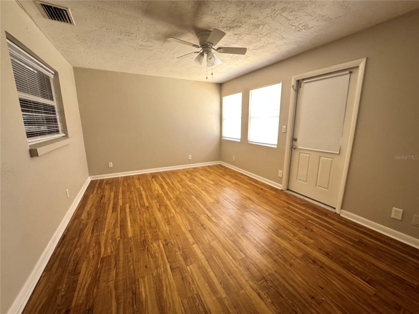 OAKHURST GROVES - Residential Lease