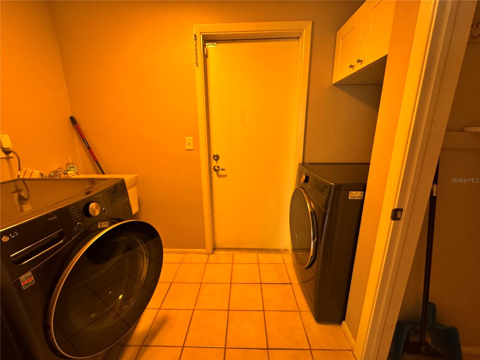 OAKHURST GROVES - Residential Lease