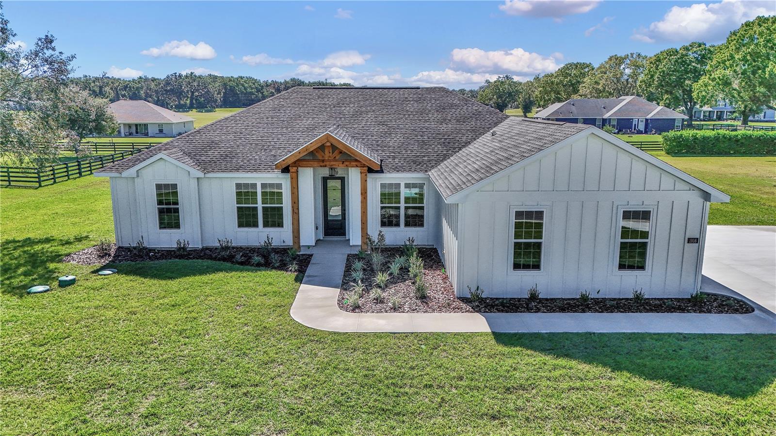 IRISH ACRES - Residential