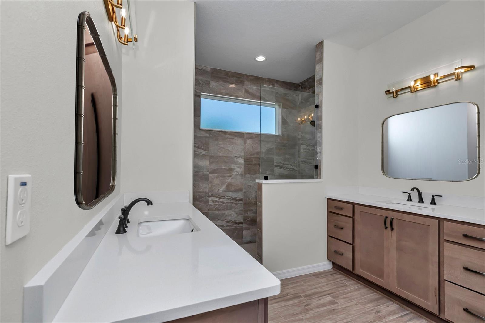 IRISH ACRES - Residential