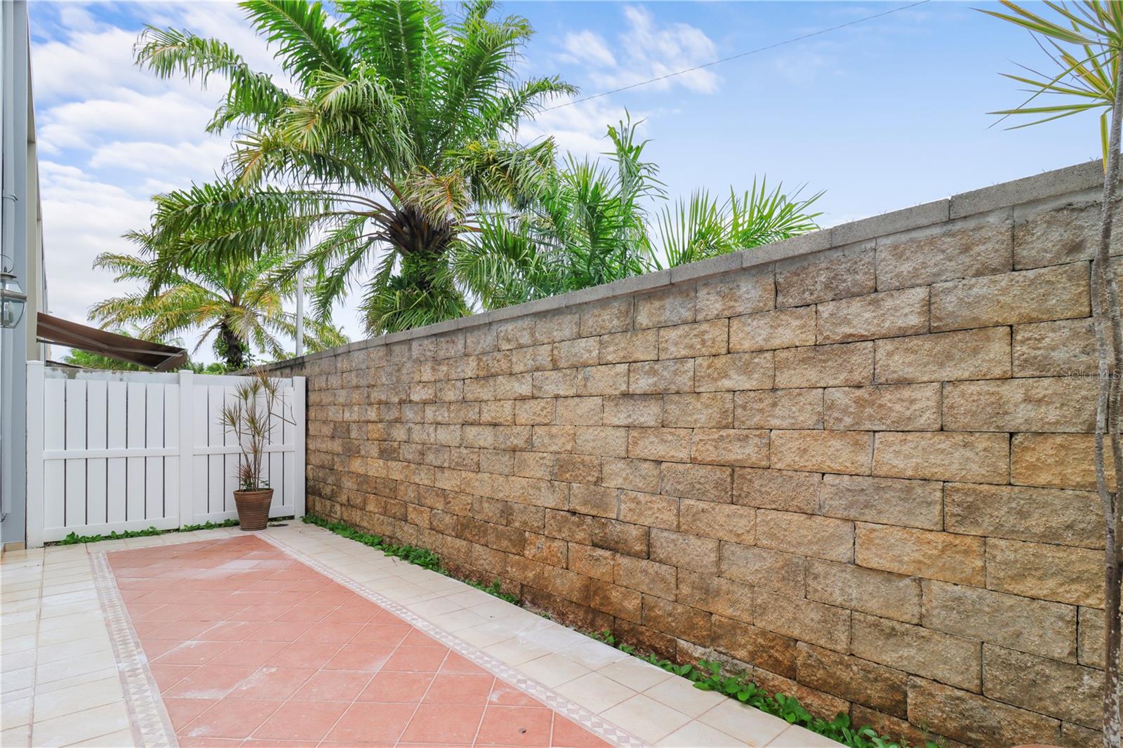 URB. CIELO DORADO VILLAGE - Residential