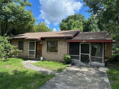 A home in LAKELAND