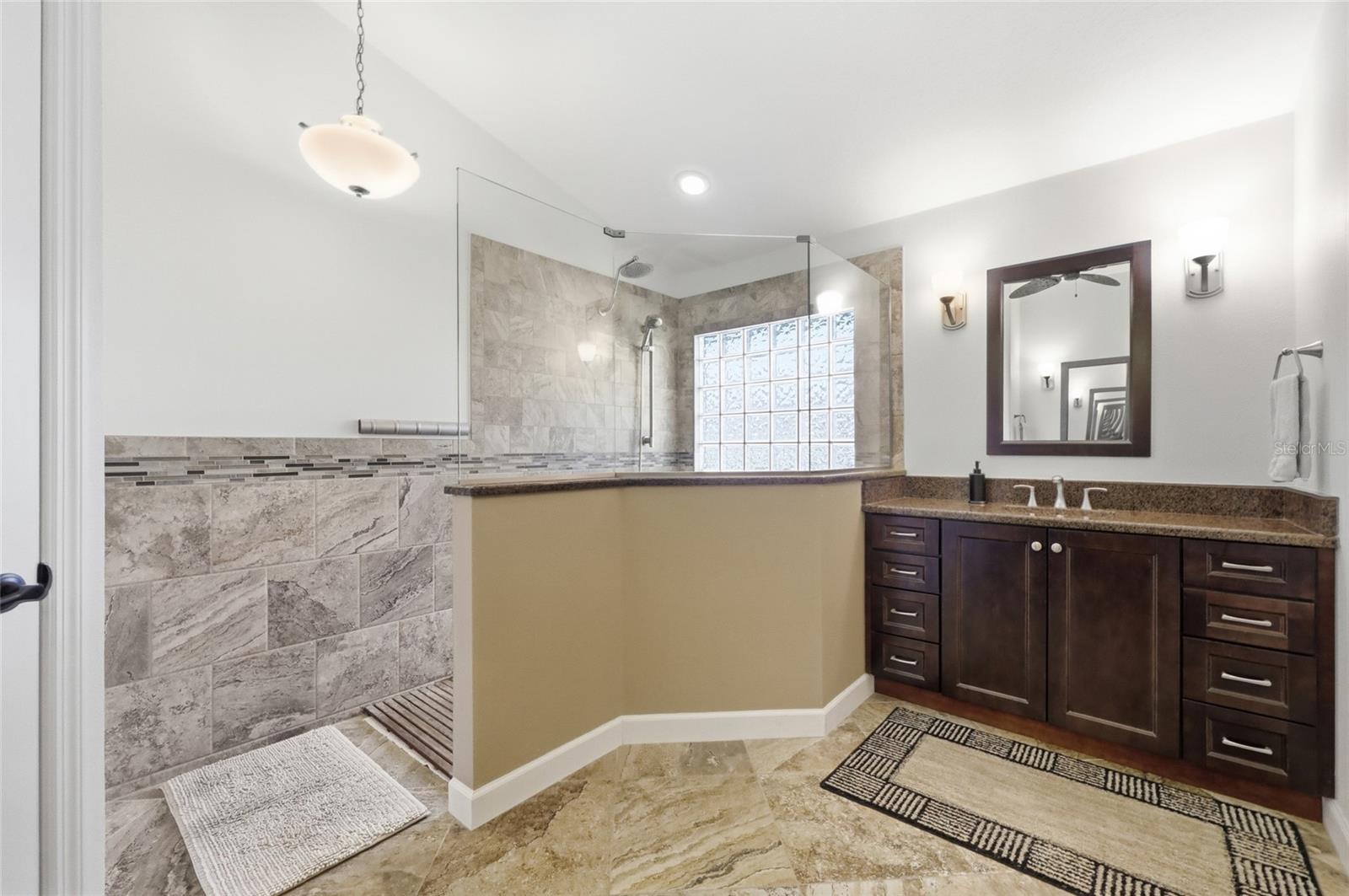 MARBLE HEAD - Residential