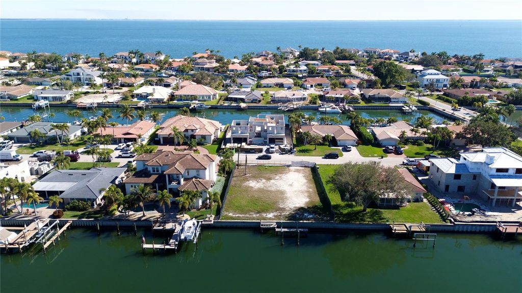 Photo of 2019 Illinois Avenue NE, St Petersburg, FL 33703 (MLS # TB8493433)