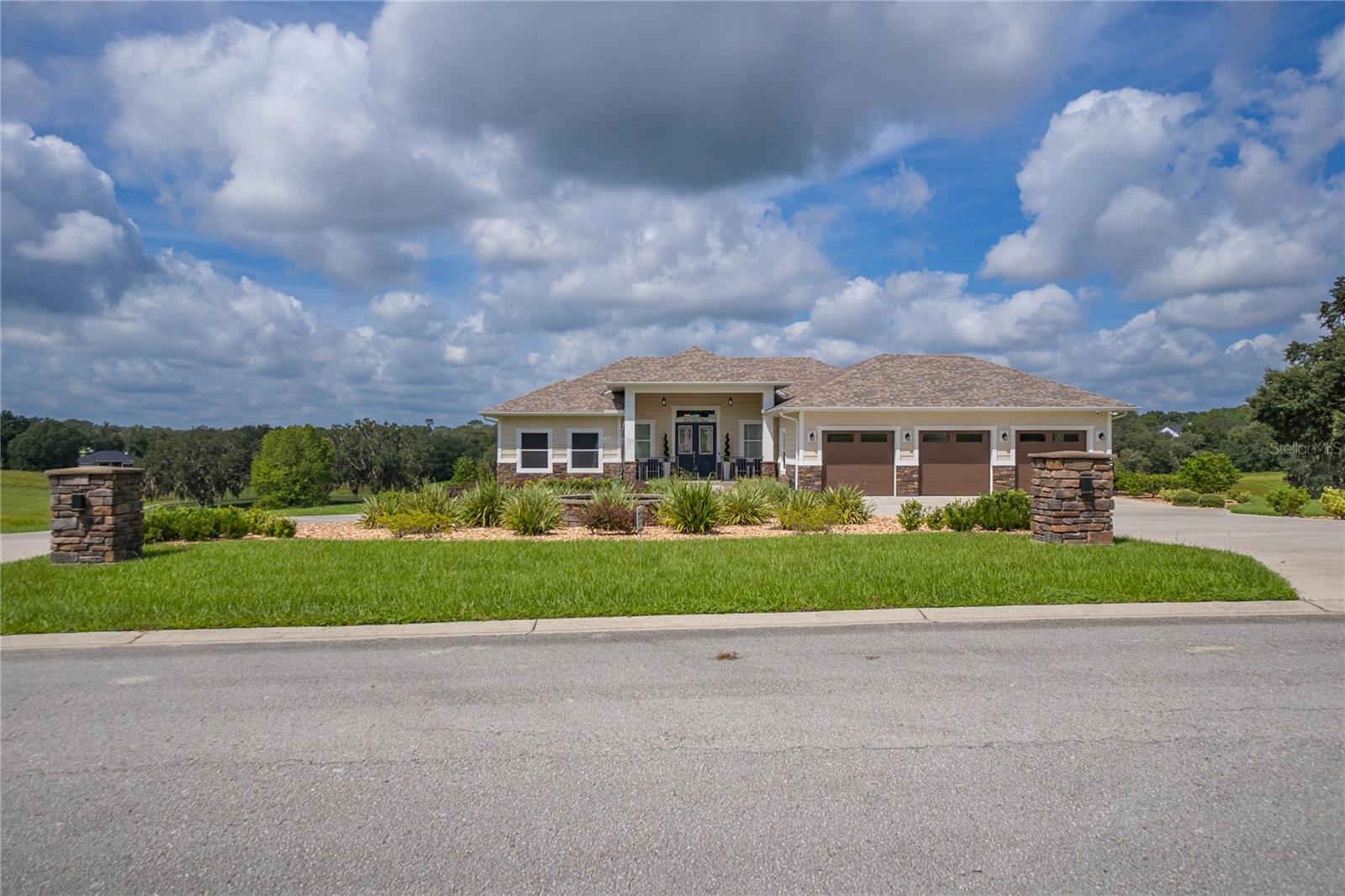 353 N LAKE SHENANDOAH LOOP