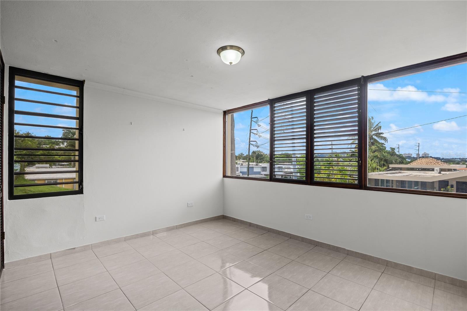 AMPLICIÓN ALTO APOLO - Residential