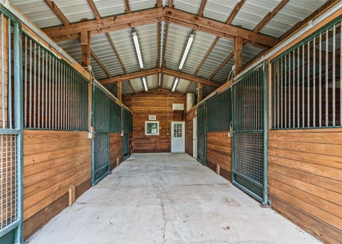 Tiny photo for 402 SW 127th Place, Ocala, FL 34473 (MLS # OM730520)