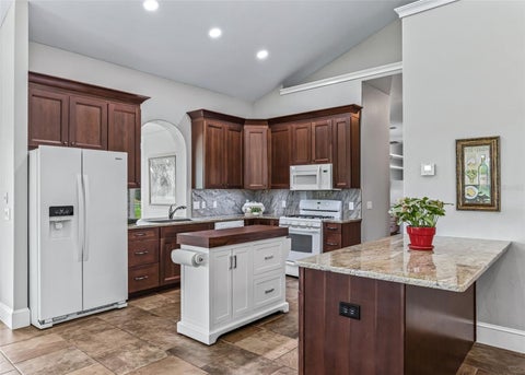 Tiny photo for 402 SW 127th Place, Ocala, FL 34473 (MLS # OM730520)