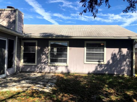 A home in WINTER HAVEN