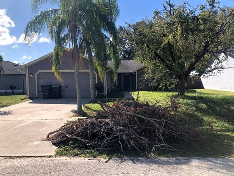 A home in WINTER HAVEN