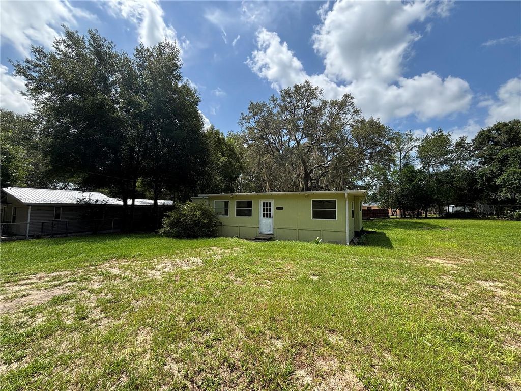 Photo of 18274 SE 22nd Place, Silver Springs, FL 34488 (MLS # OM728850)