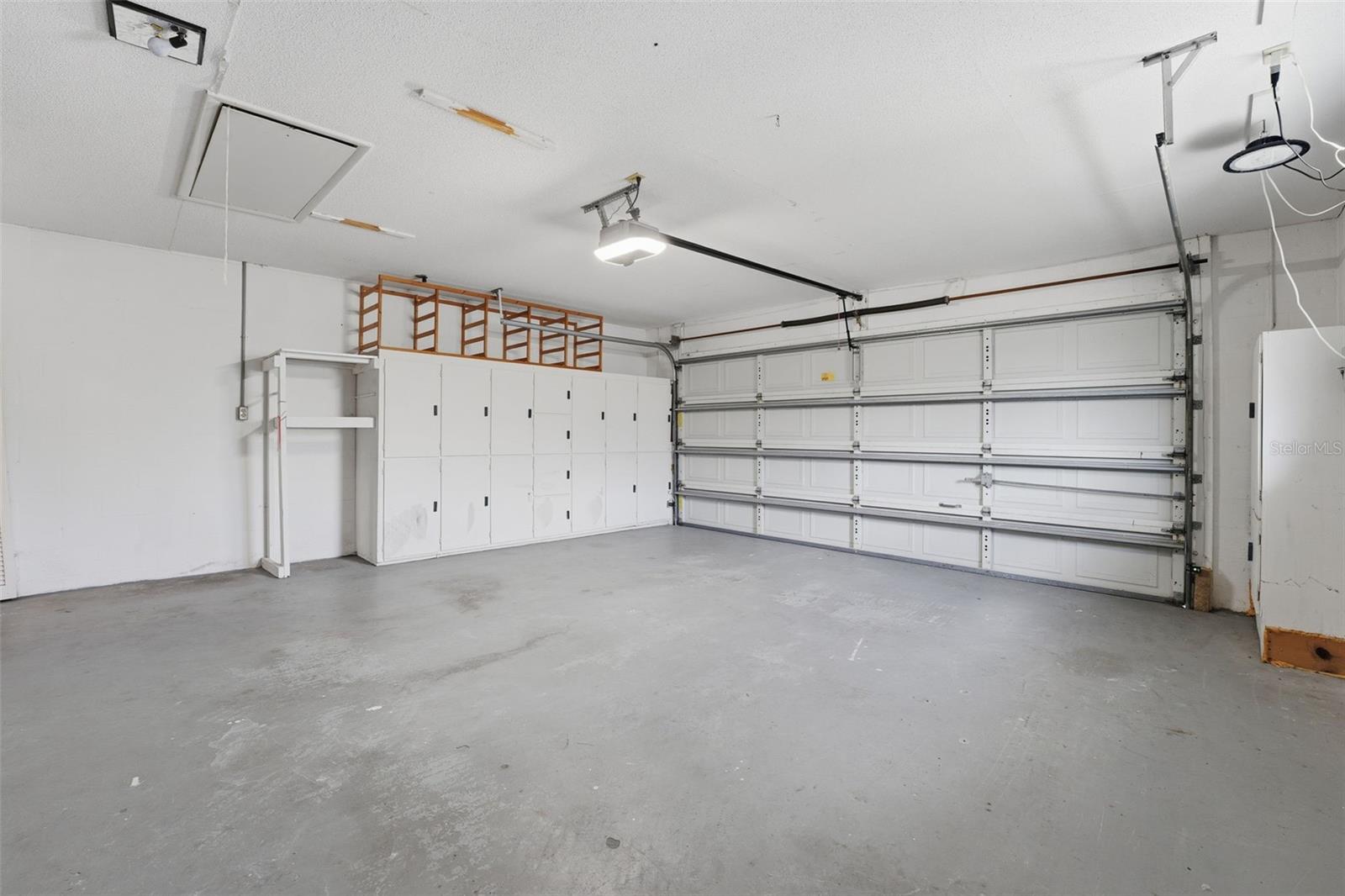 MISSION VALLEY ESTATE SEC A - Residential