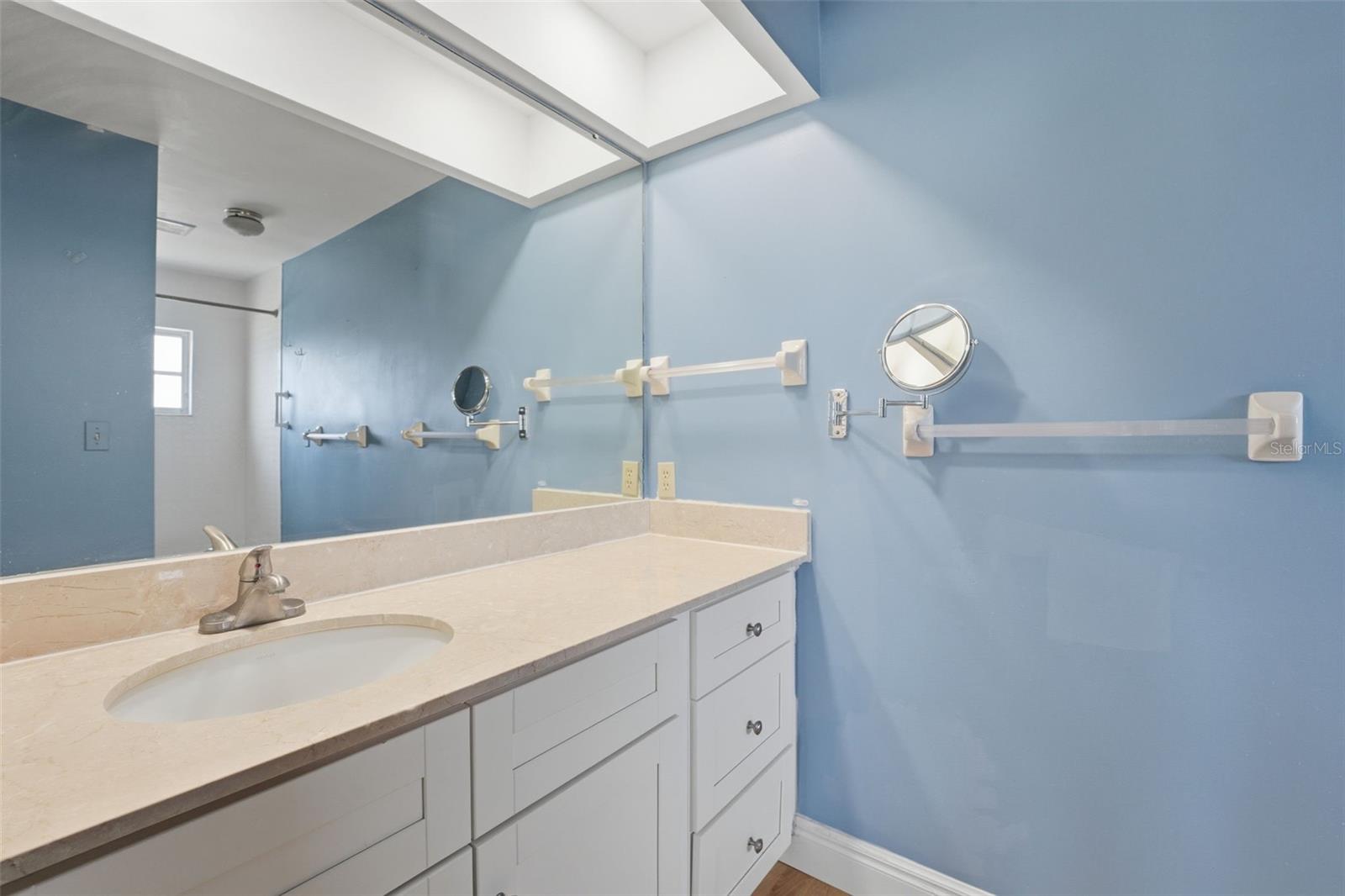 MISSION VALLEY ESTATE SEC A - Residential