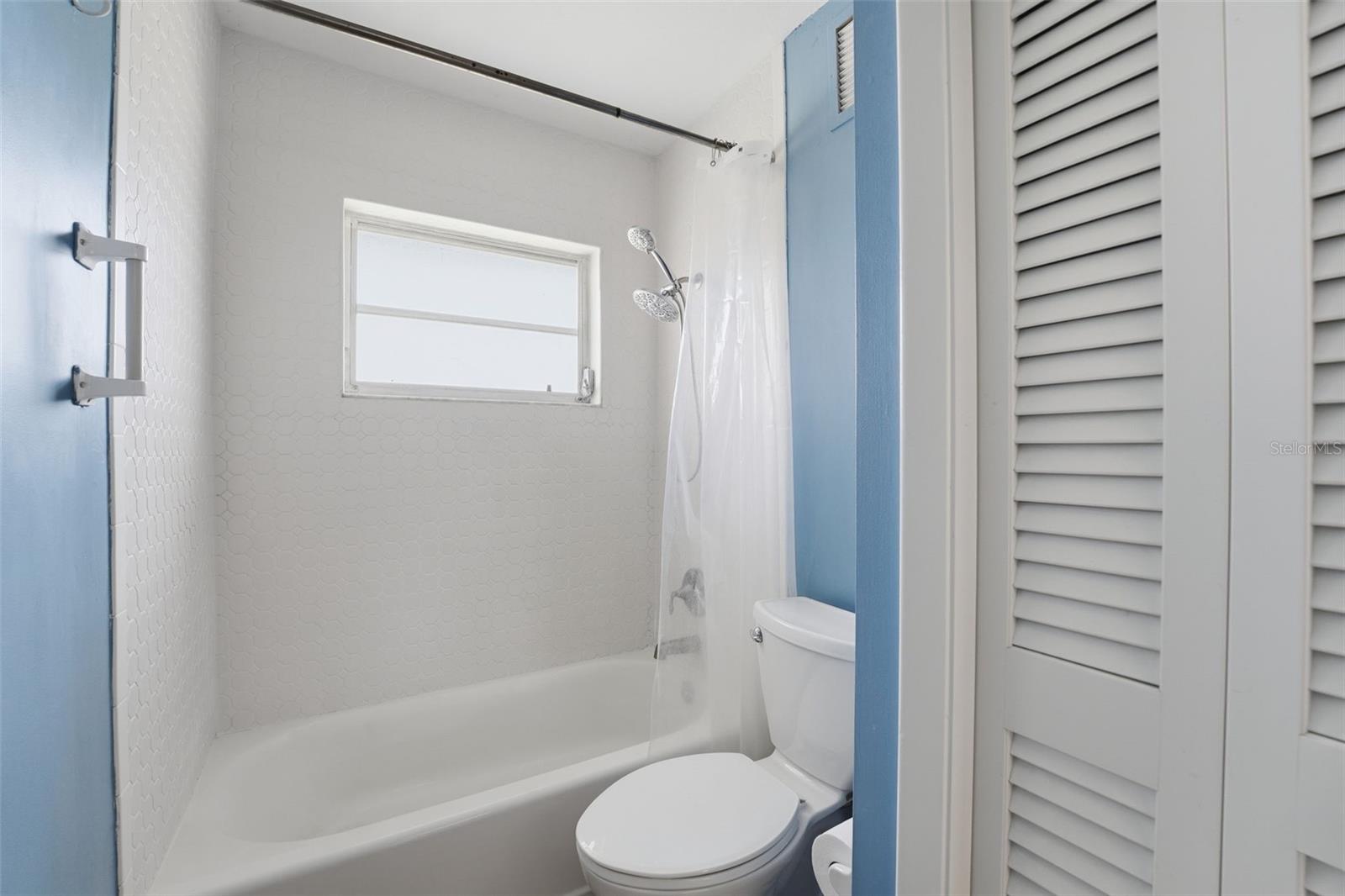 MISSION VALLEY ESTATE SEC A - Residential