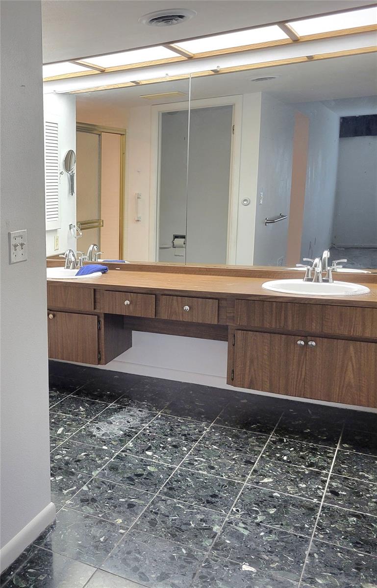 BRYNNWOOD CONDO 1 - Residential